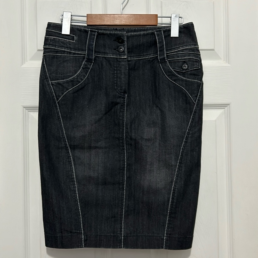 OPUS stretch denim skirt.